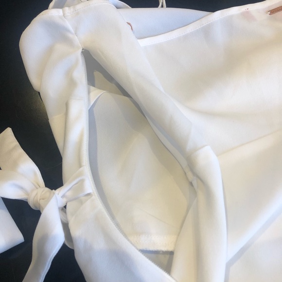 Beautiful white spaghetti strap GUESS shirt - Picture 5 of 5